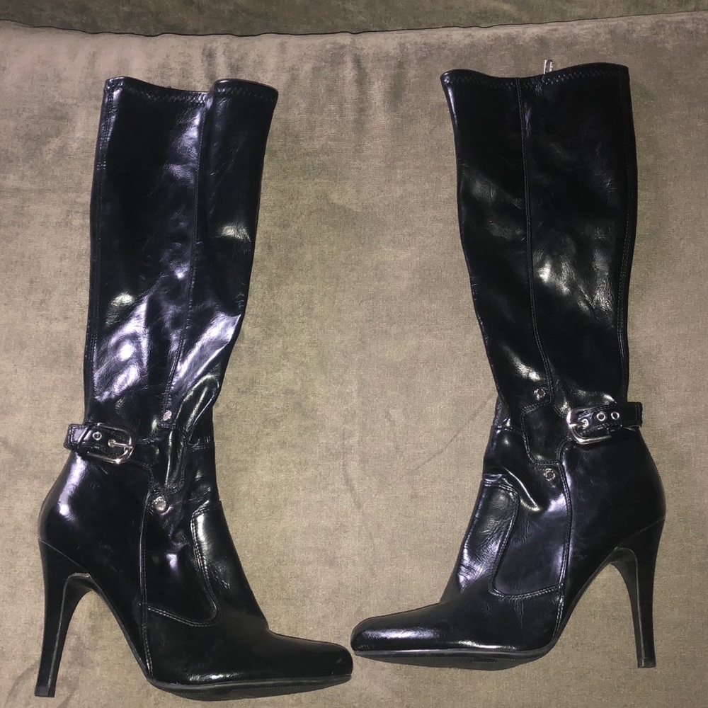 Size 8 1/2 Marc Fisher boots NWOT